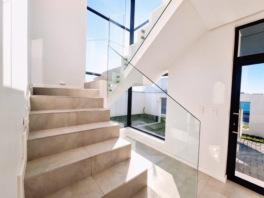 4 Bedroom Property for Sale in Sandown Western Cape